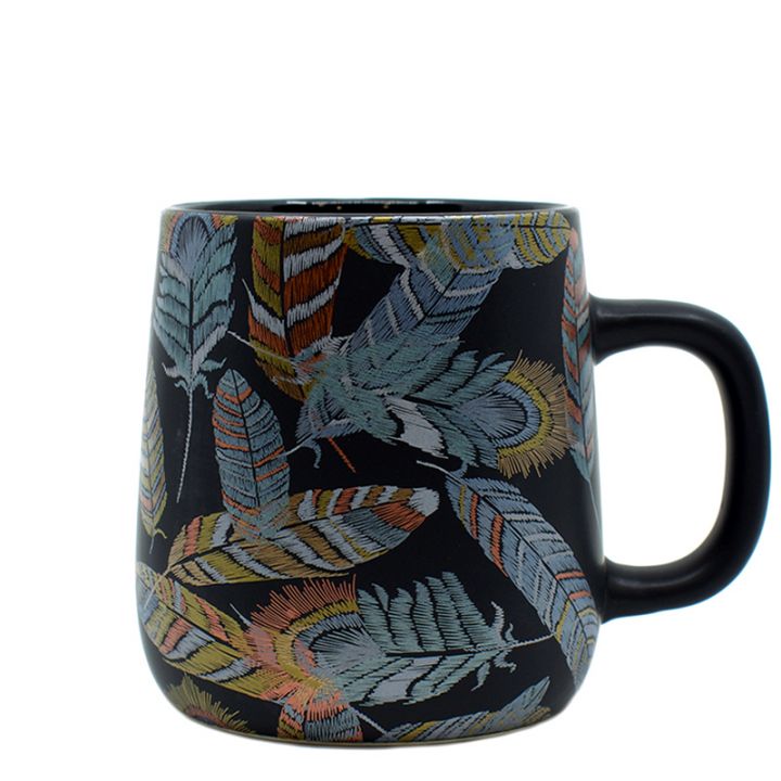 Skodelica iz porcelana Black Perje 380ml